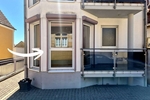 Lichtdurchflutete 2-Zimmer-Wohnung mit Balkon & Stellplatz in Kallstadt–Eigennutzung oder Vermietung - Erdgeschoßwohnung Kallstadt | Angebot:27091559