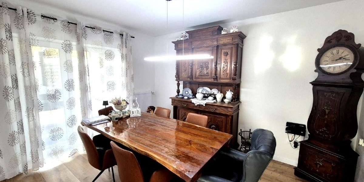 angrenzendes Esszimmer EG