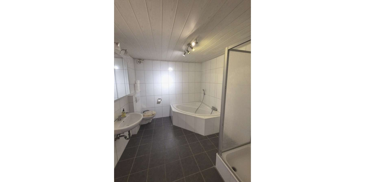 Badezimmer 1 OG