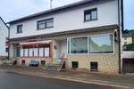 Wohn- und Geschäftshaus mit CaféLadenfläche und zwei Wohneinheiten in Steinbach am Glan - Mehrfamilienhaus, Wohnhaus Steinbach am Glan | Angebot:27131168