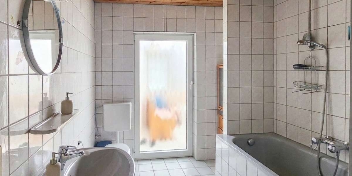 Badezimmer OG mit Balkonzugang
