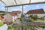 Vielseitiges Ein- bis Zweifamilienhaus: 8 Zimmer, 160 m², Traumgarten & Garage - Reihenendhaus Theisbergstegen | Angebot:27302035