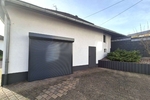 Großzügiges Wohnen für zwei Generationen: Poolbereich mit Poolbar & barrierefreiem EG - Zweifamilienhaus Katzweiler | Angebot:27131010