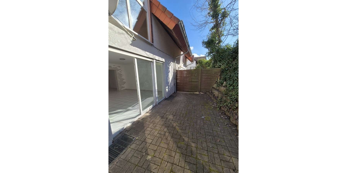 Rückansicht mit Terrasse