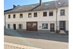 Vielseitiges Zweifamilienhaus mit Gewerbemöglichkeit, zahlreichen Stellplätzen u. idyllischem Garten - Mehrfamilienhaus, Wohnhaus Friedelhausen Friedelhausen | Angebot:27159287