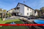 Großzügiges Wohnen für zwei Generationen: Poolbereich mit Poolbar & barrierefreiem EG - Zweifamilienhaus Katzweiler | Angebot:27131010